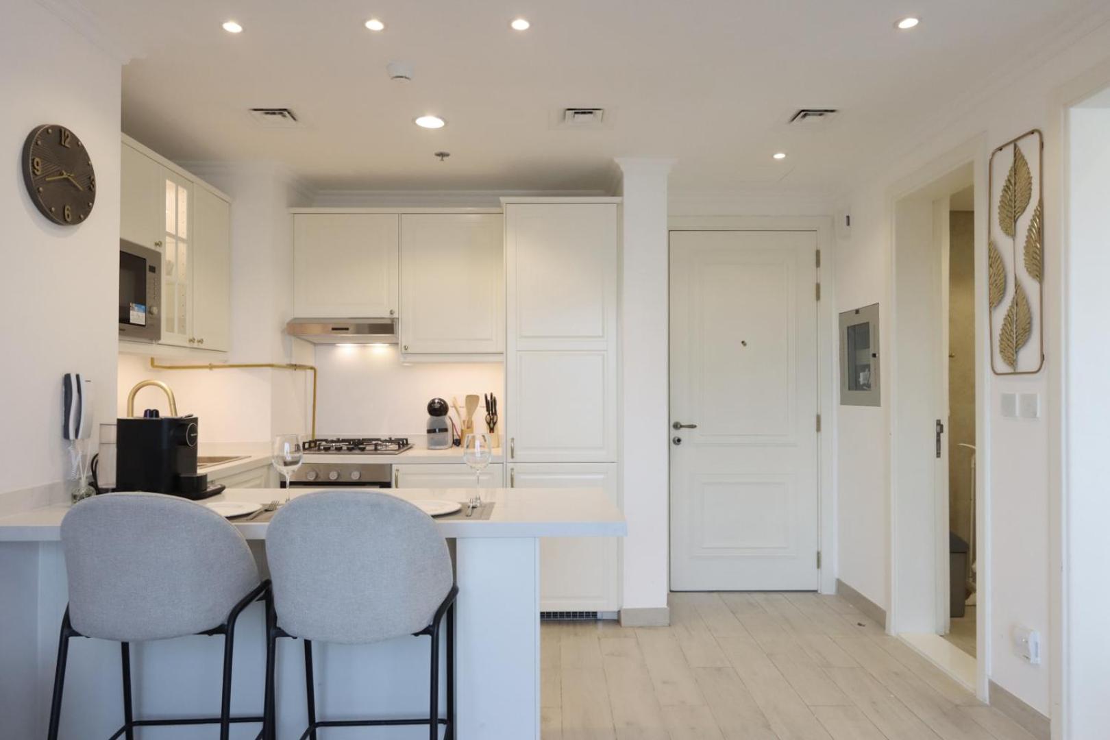 Livbnb - Homey 1b With Spacious Terrace In District 14, Jvc Apartment Dubai