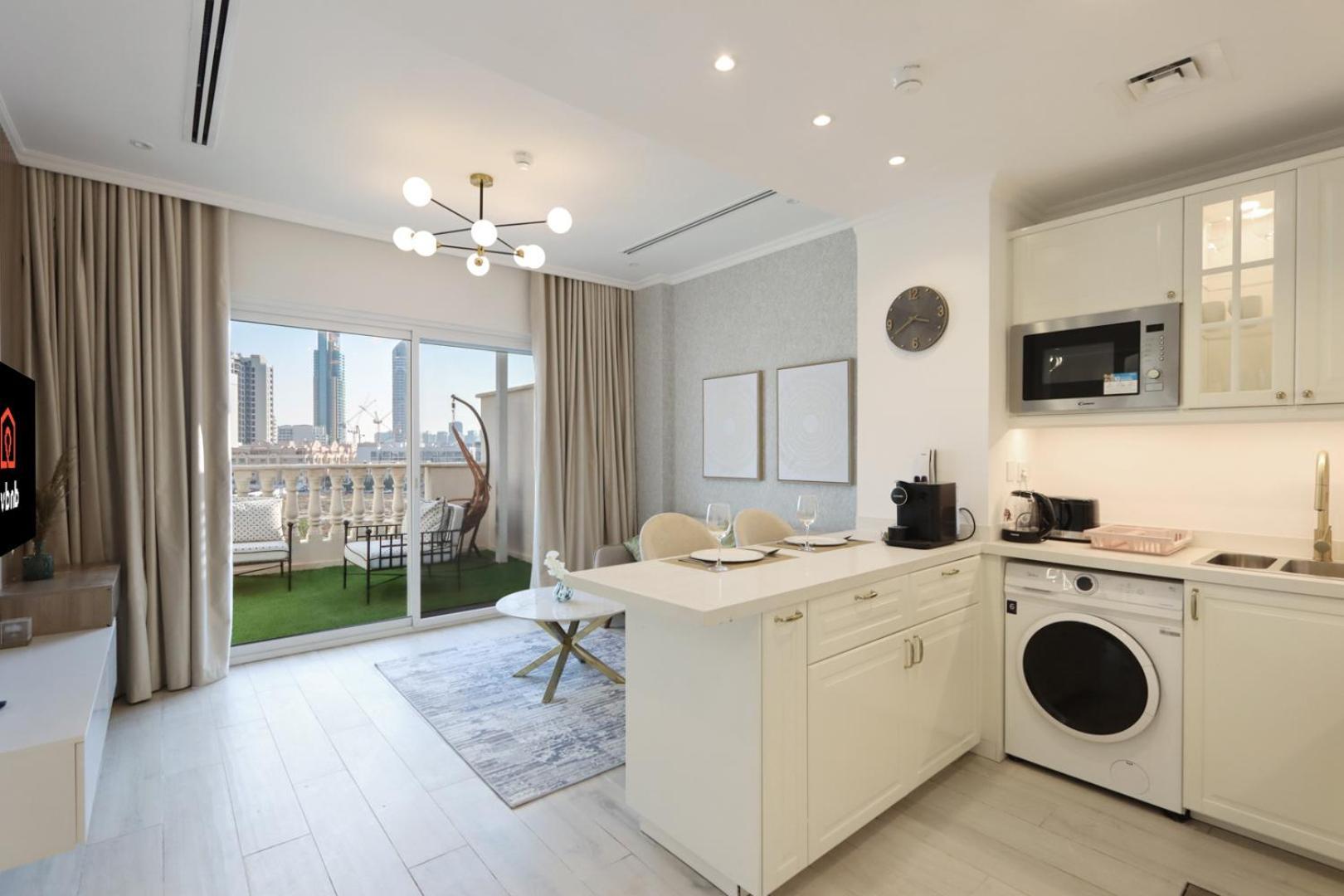 Livbnb - Homey 1b With Spacious Terrace In District 14, Jvc Apartment