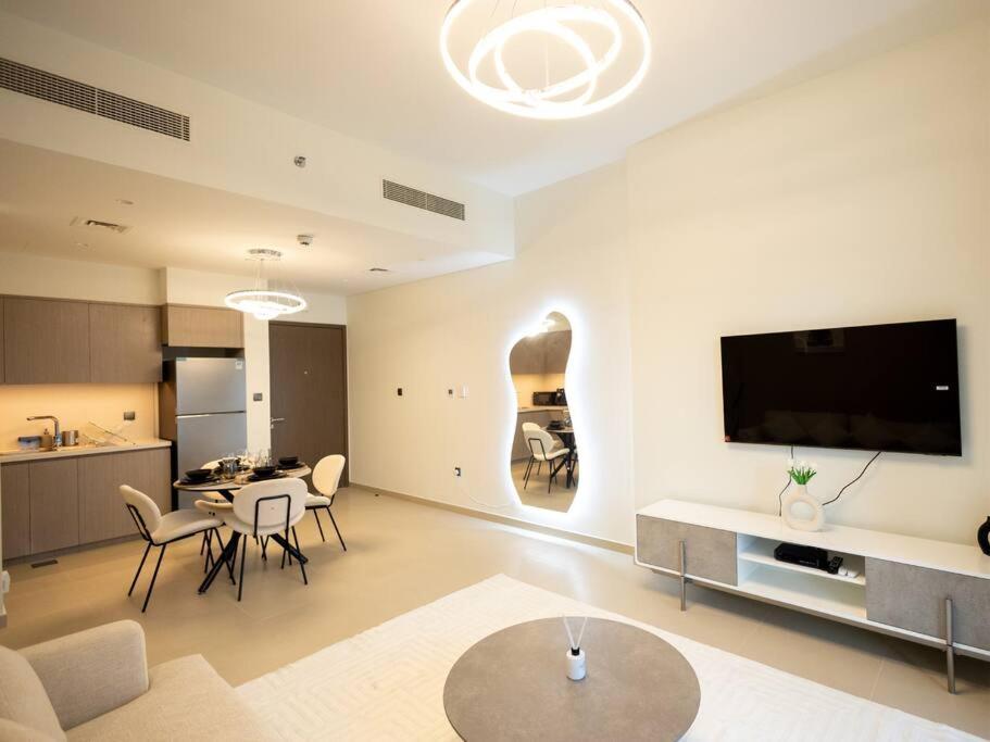 Mh - Act One Act Two - Downtown - 1bhk - Ref505 Lejlighed *
