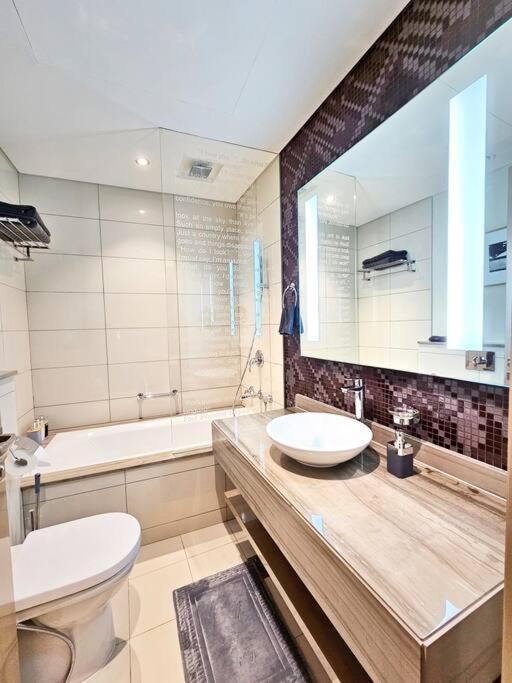 Luxury Paramount D111 Apartamento Dubái