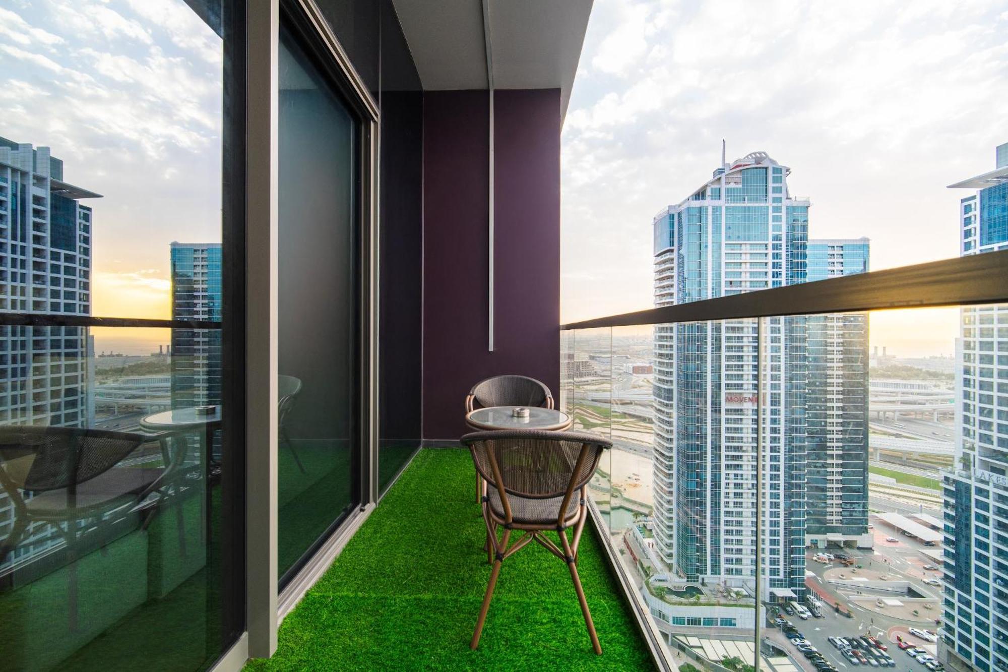 View 1br In Jlt - Walk To Metro & Free Baby Gear Dubaï