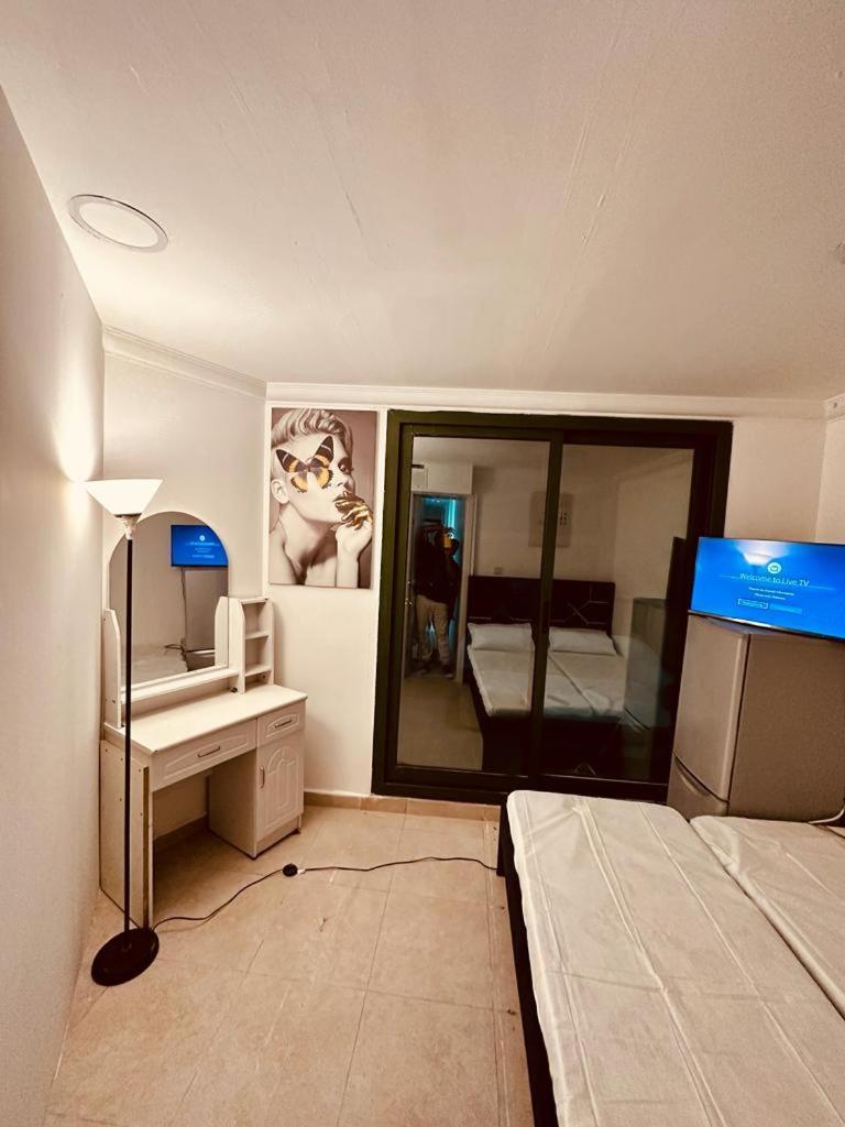 Maison d'hôtes Couples With Private Balconey Smart Tv Fridge Dubaï