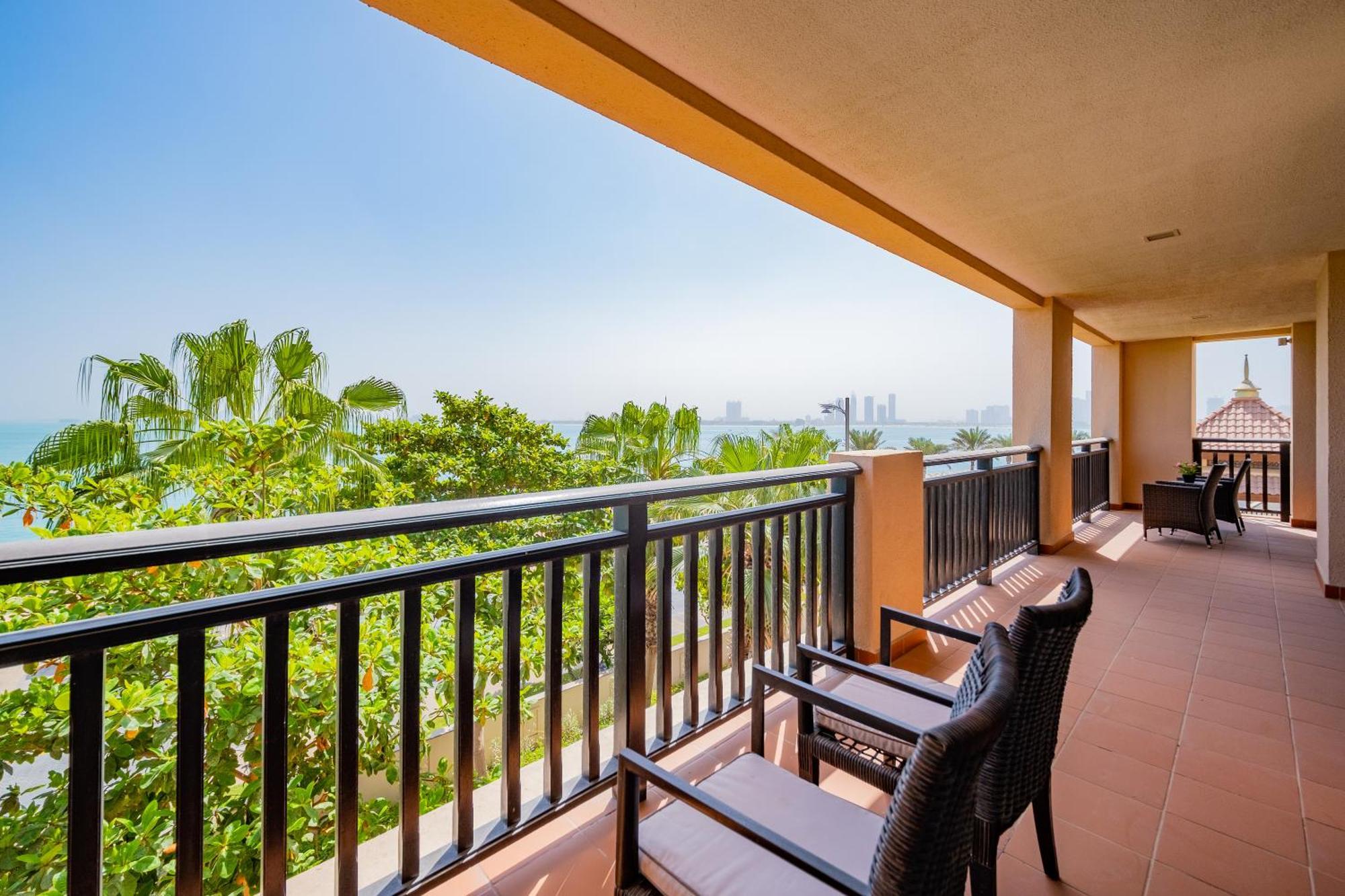 Luxe Getaways Royal Amwaj Palm Jumeirah Apartment