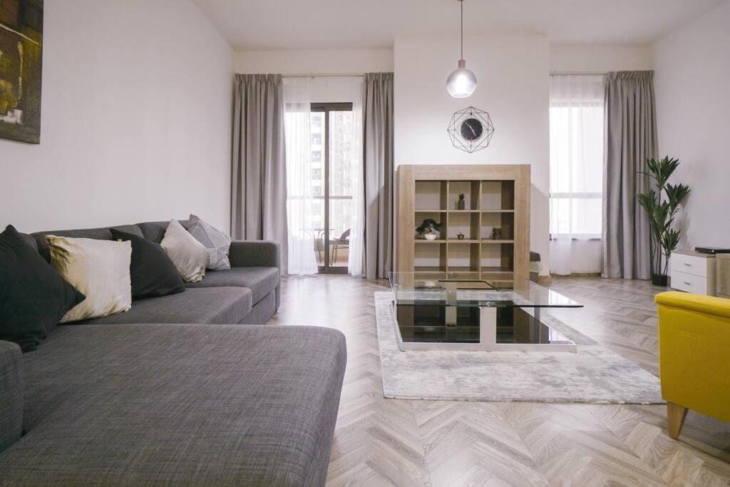 Stonetree - Furnished 1br Near The Appartamento *