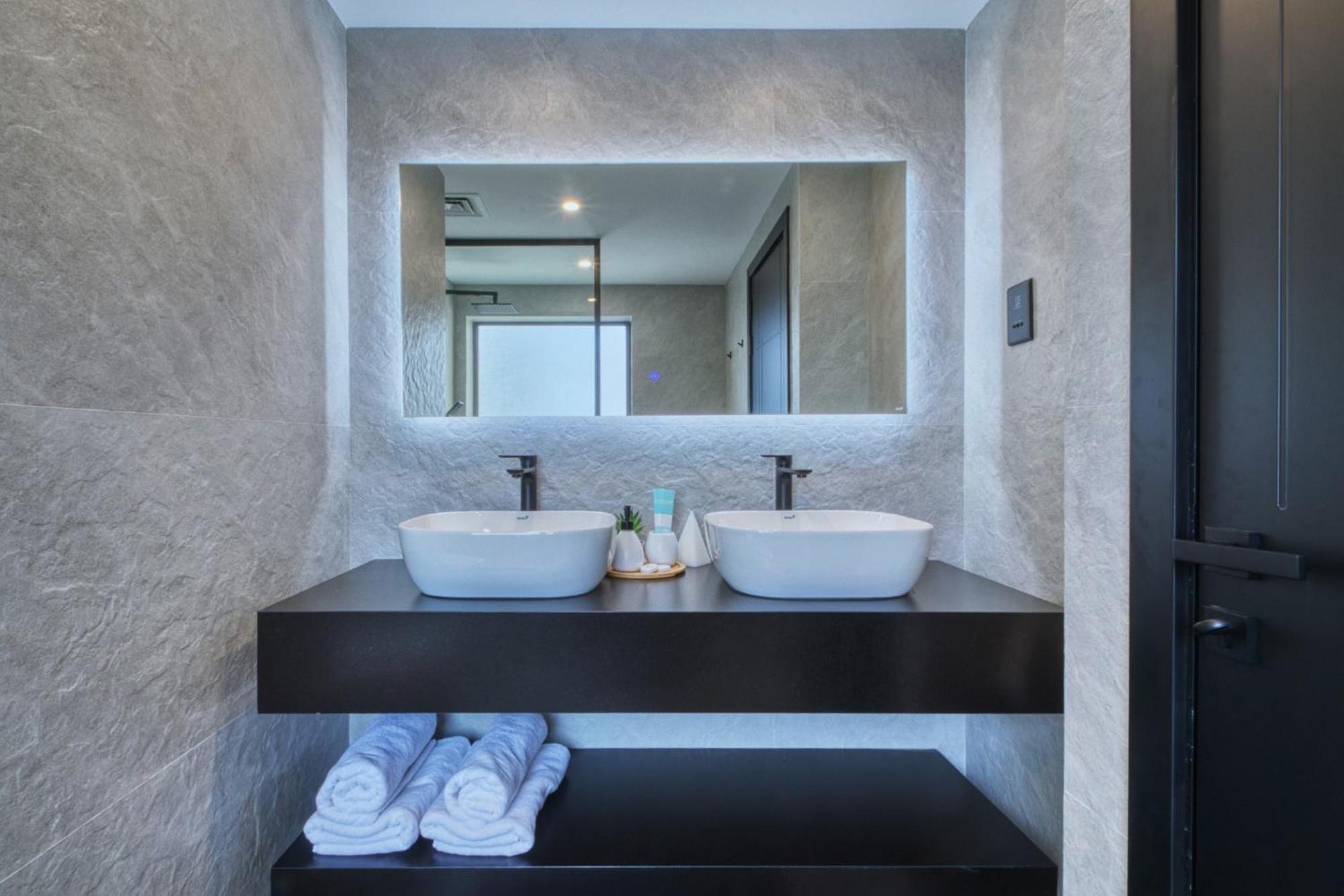 Apartment Luxurious Brand New 2br In Rimal 1 I Steps To The Jbr I Gyl Homes