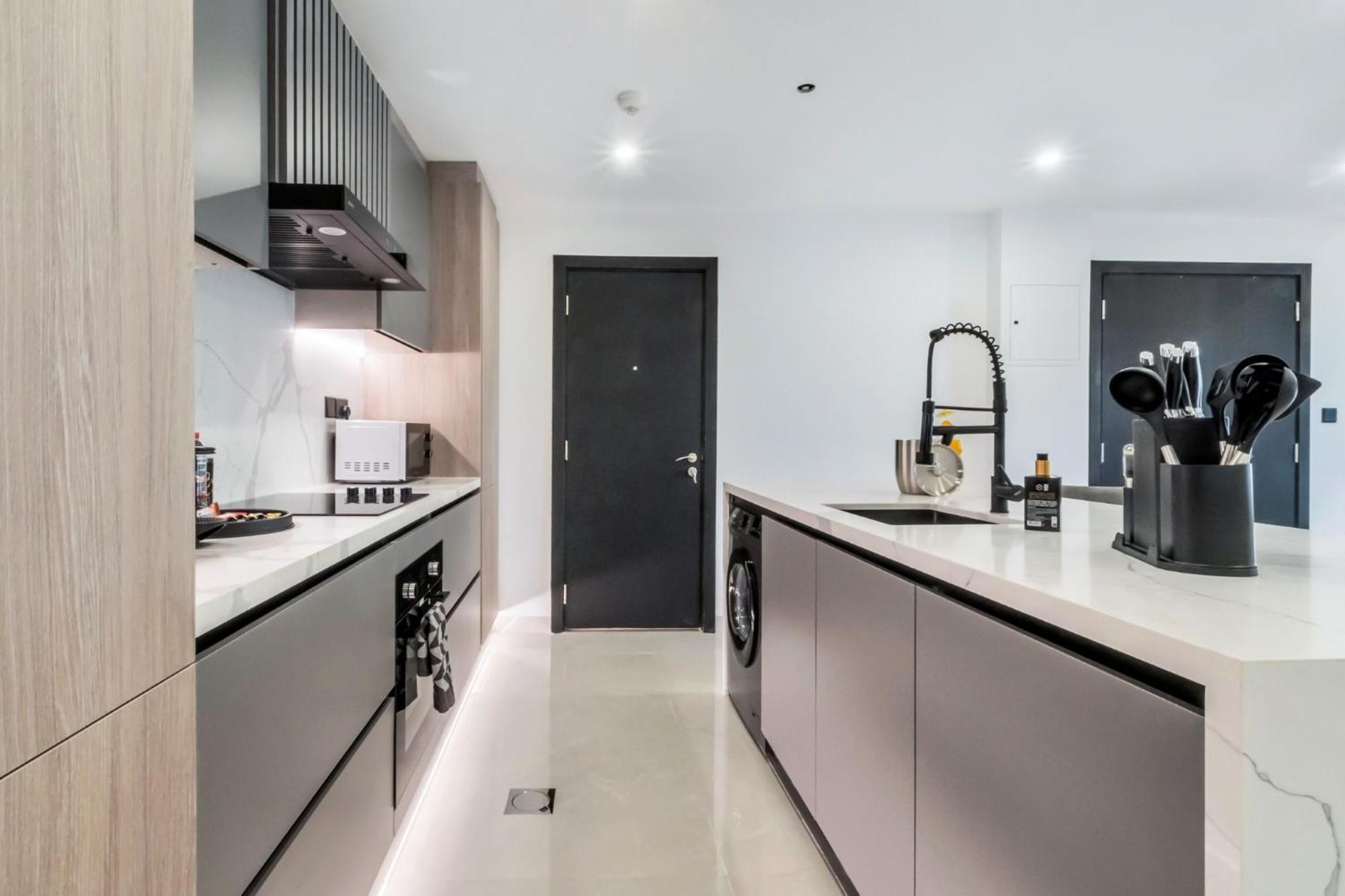 Luxurious Brand New 2br In Rimal 1 I Steps To The Jbr I Gyl Homes *