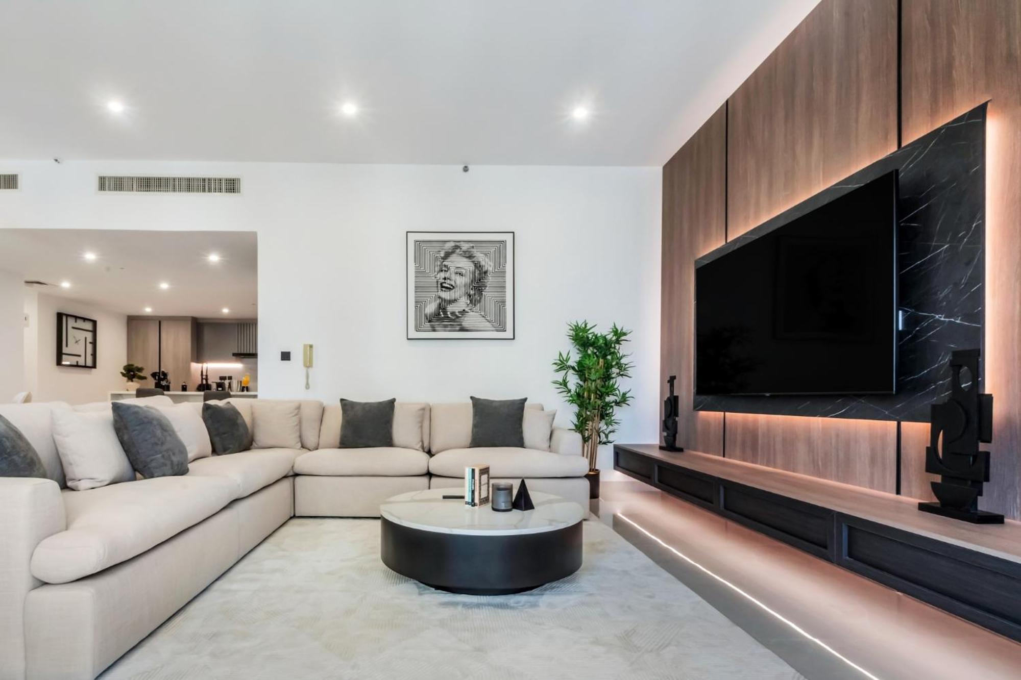 Luxurious Brand New 2br In Rimal 1 I Steps To The Jbr I Gyl Homes Dubai