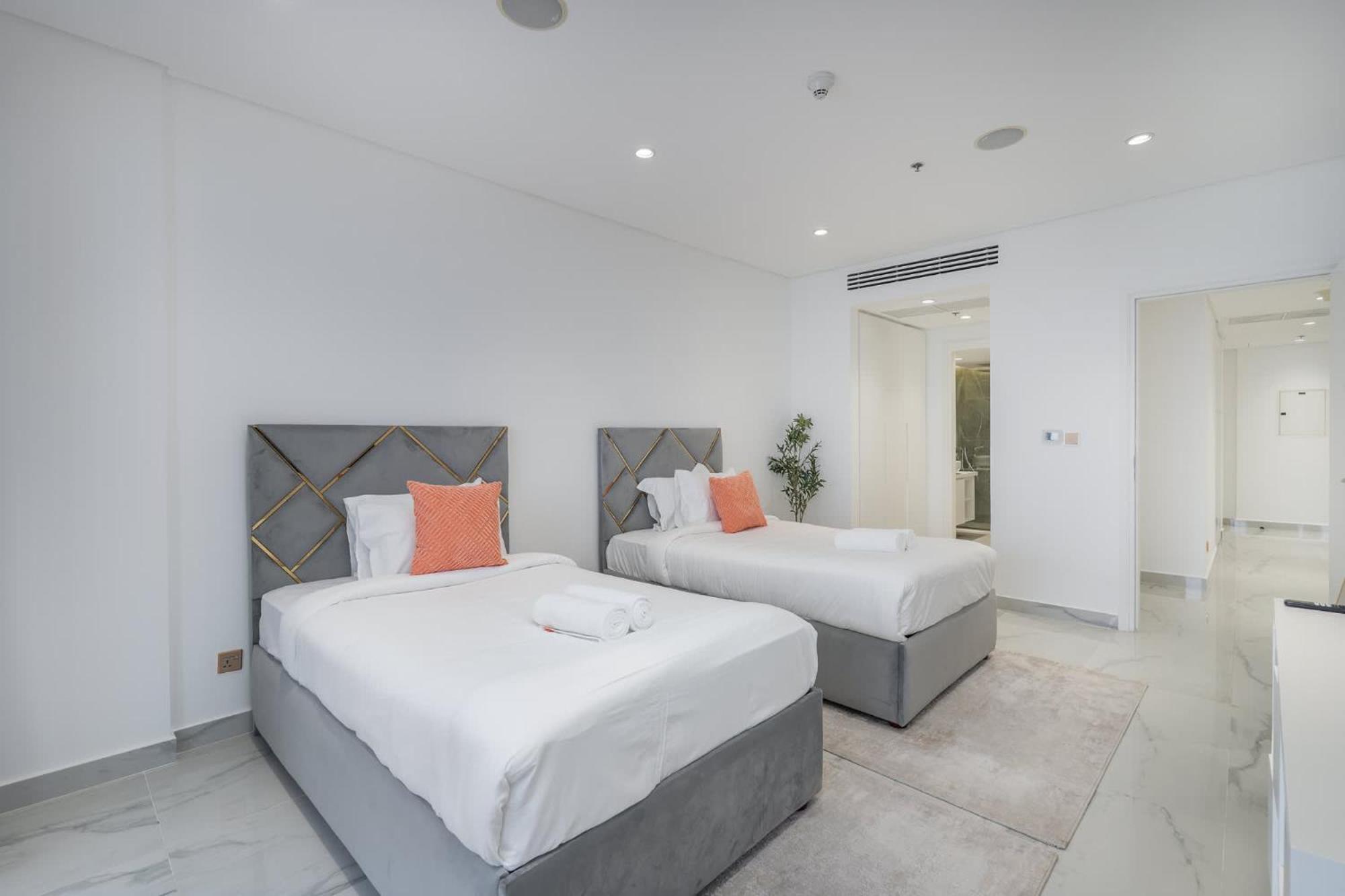 2 Bedroom With Beautiful Full Palm Waters Views Apartamento