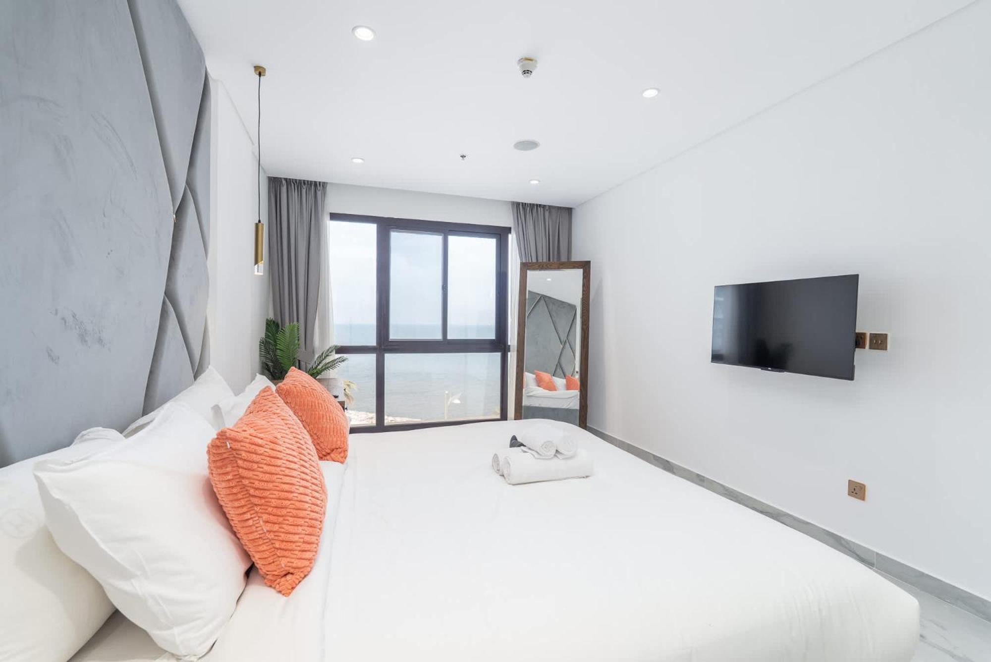 2 Bedroom With Beautiful Full Palm Waters Views Apartamento