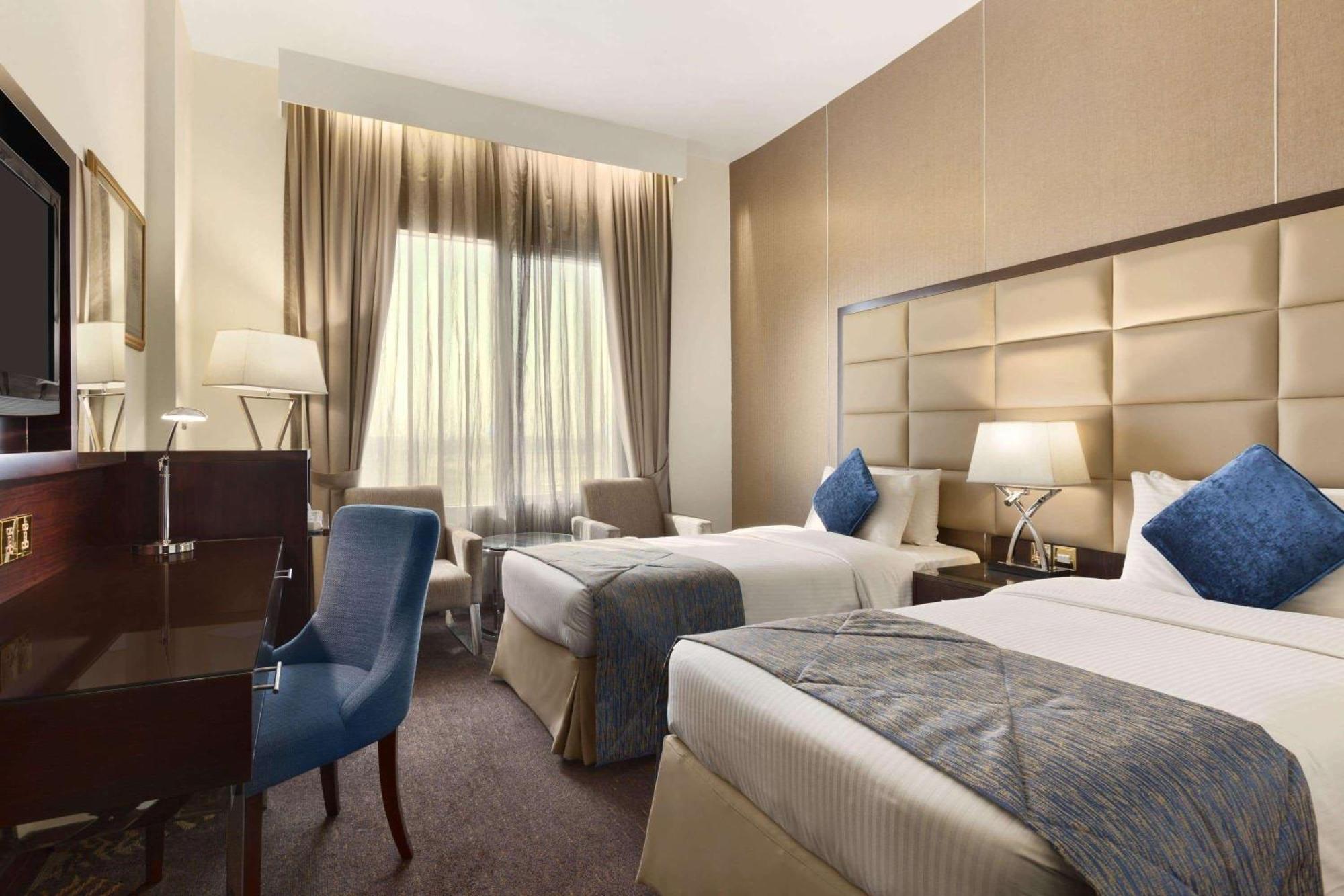Howard Johnson Bur Hotell 3*