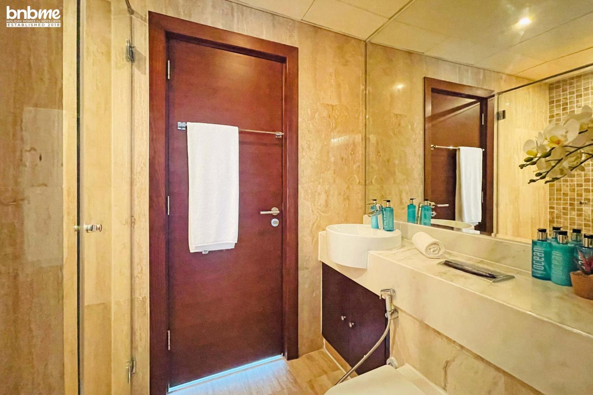 Bnbmehomes - Ubora Towers Apartamento Dubái