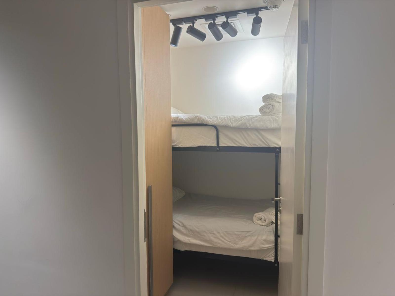 Lägenhet Creek Roomy 3br + Terrace *