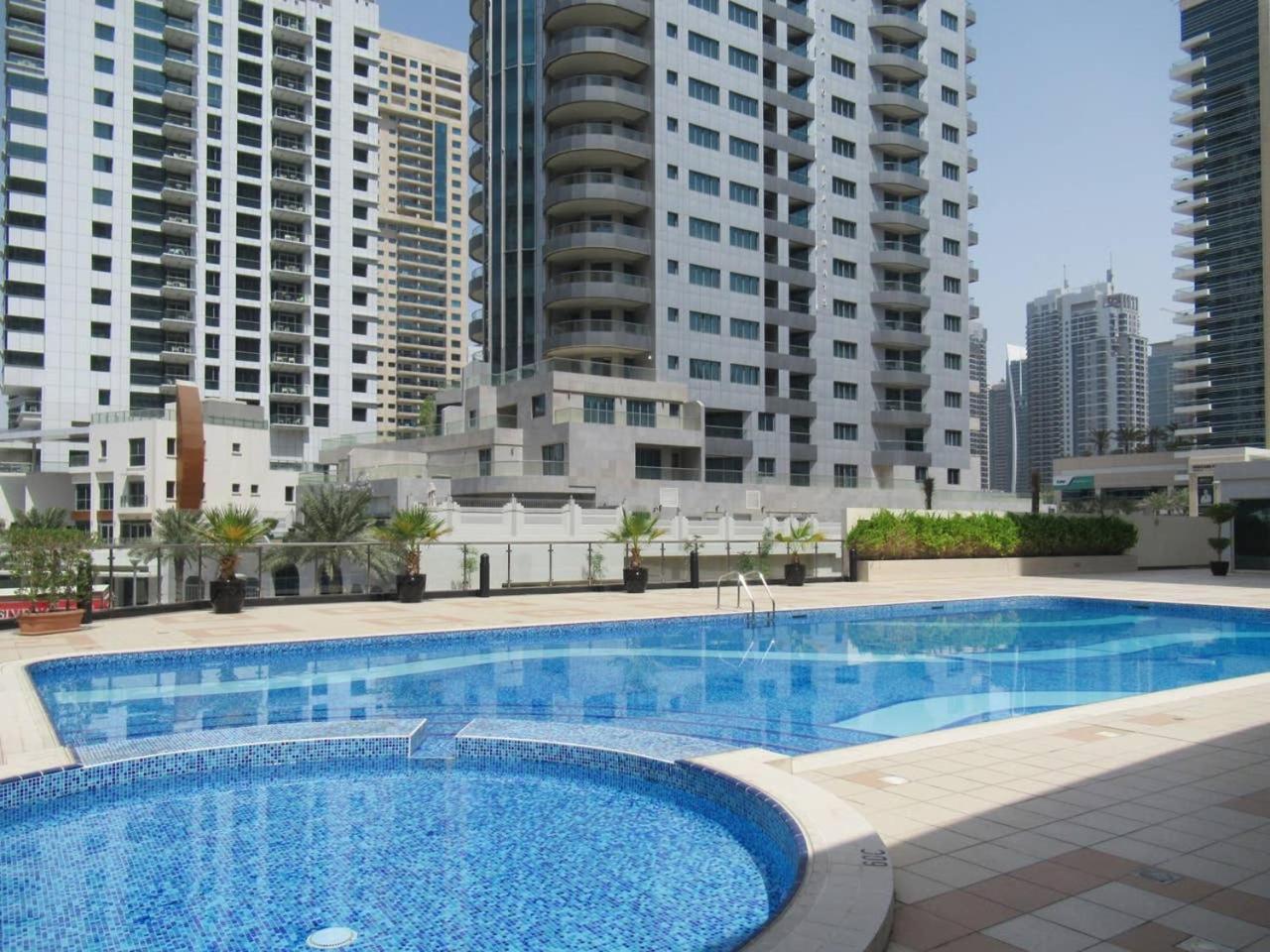 Frank Porter - Marina Views Tower Apartment Dubai