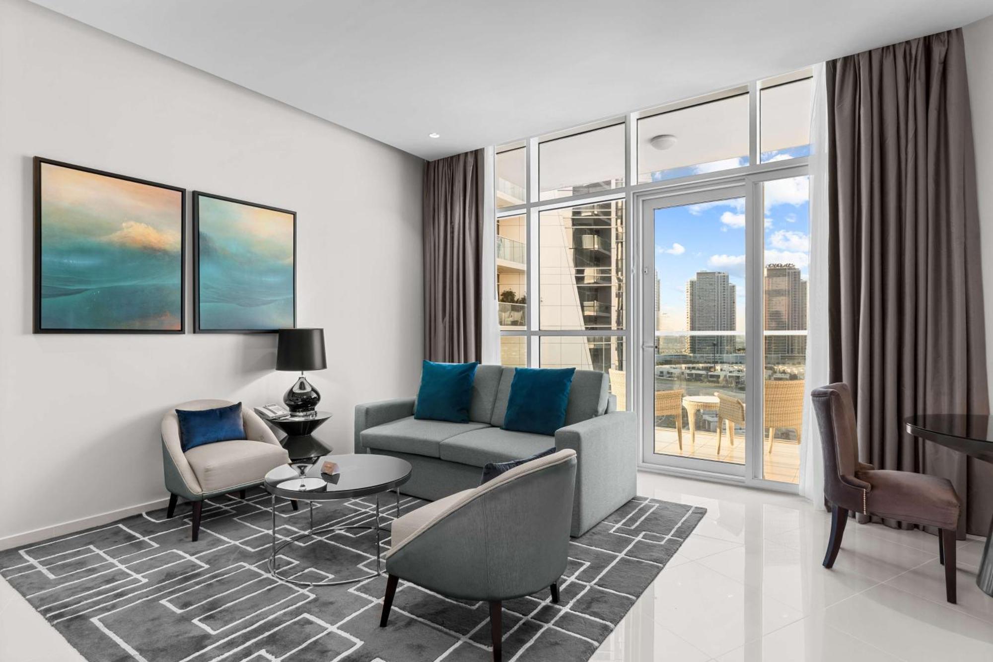 Radisson Damac Hills 4*
