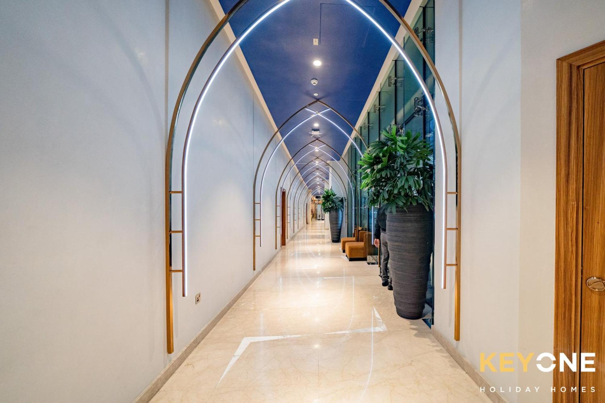 Sleek In Prive With Stunning Canal View * Dubai