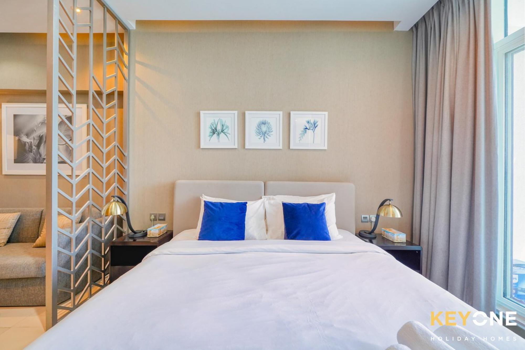 Sleek In Prive With Stunning Canal View * Dubai
