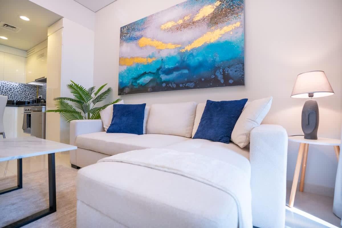Brand New Business Bay Location * Dubái