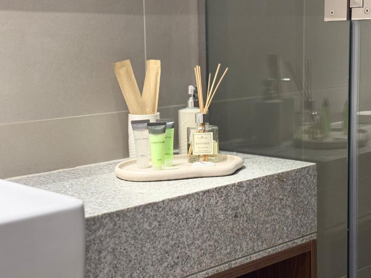 Ashri Luxe Apt, With Frame Only 5 Mins Downtown Near Metro Dubái