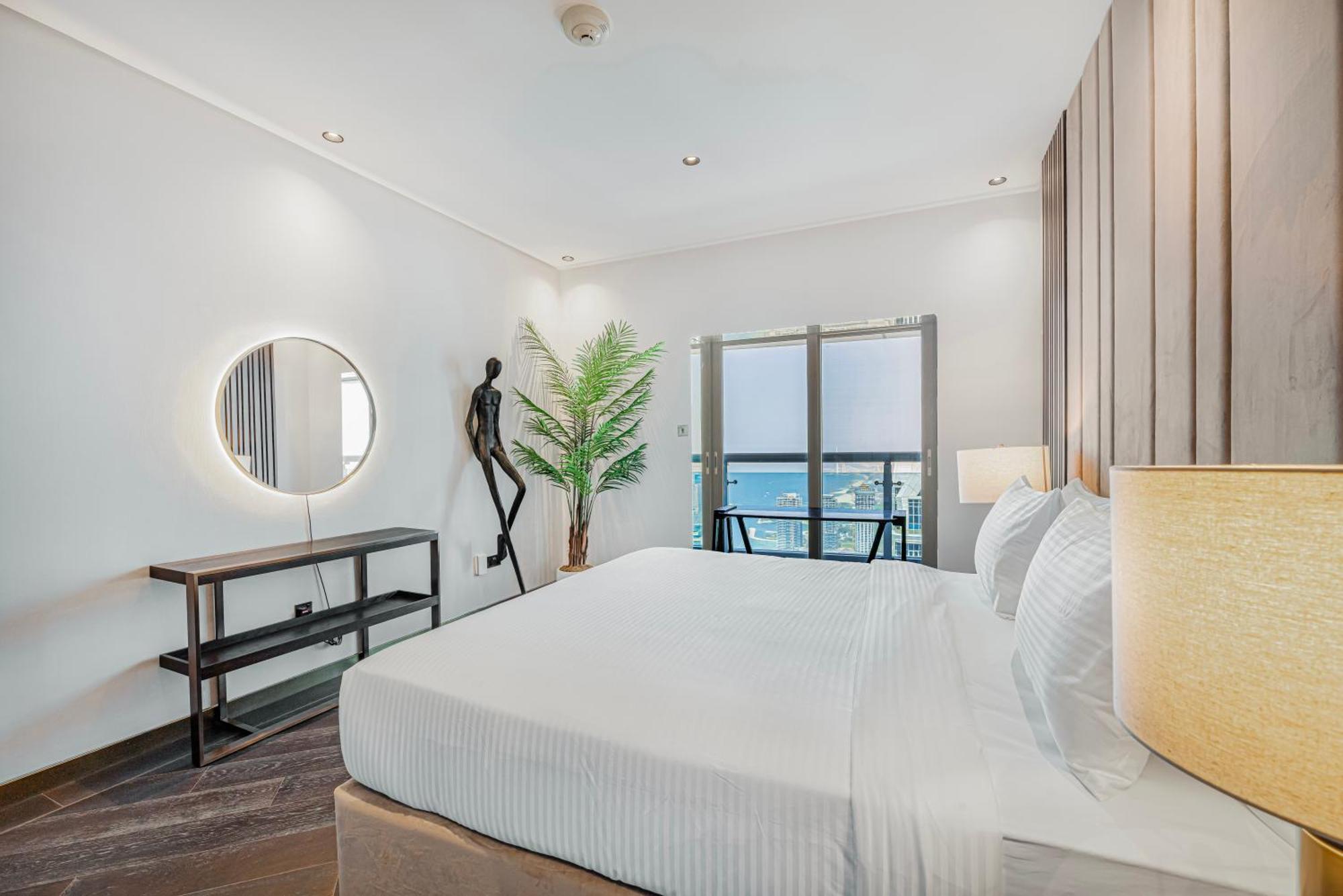 Lägenhet Daniels 3br At Princess Tower With Full Palm Jumeirah View Dubai