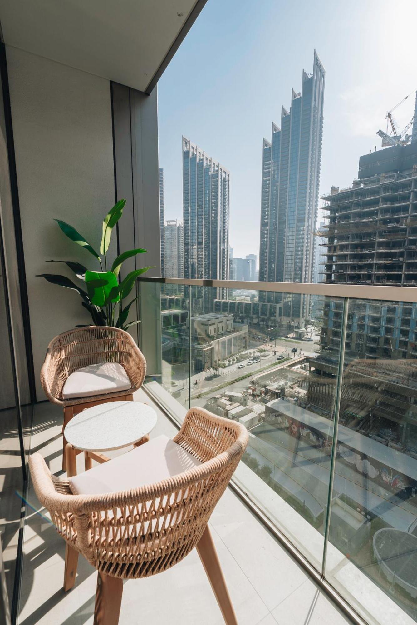 Luxury 1-bedroom In Downtown I Walk To Mall And Fountains Dubaï