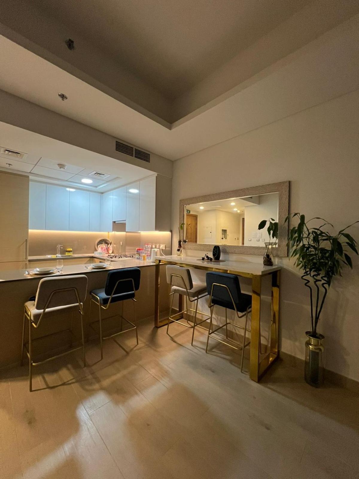 Cozy With Access In Palm Jumeirah * Dubaï