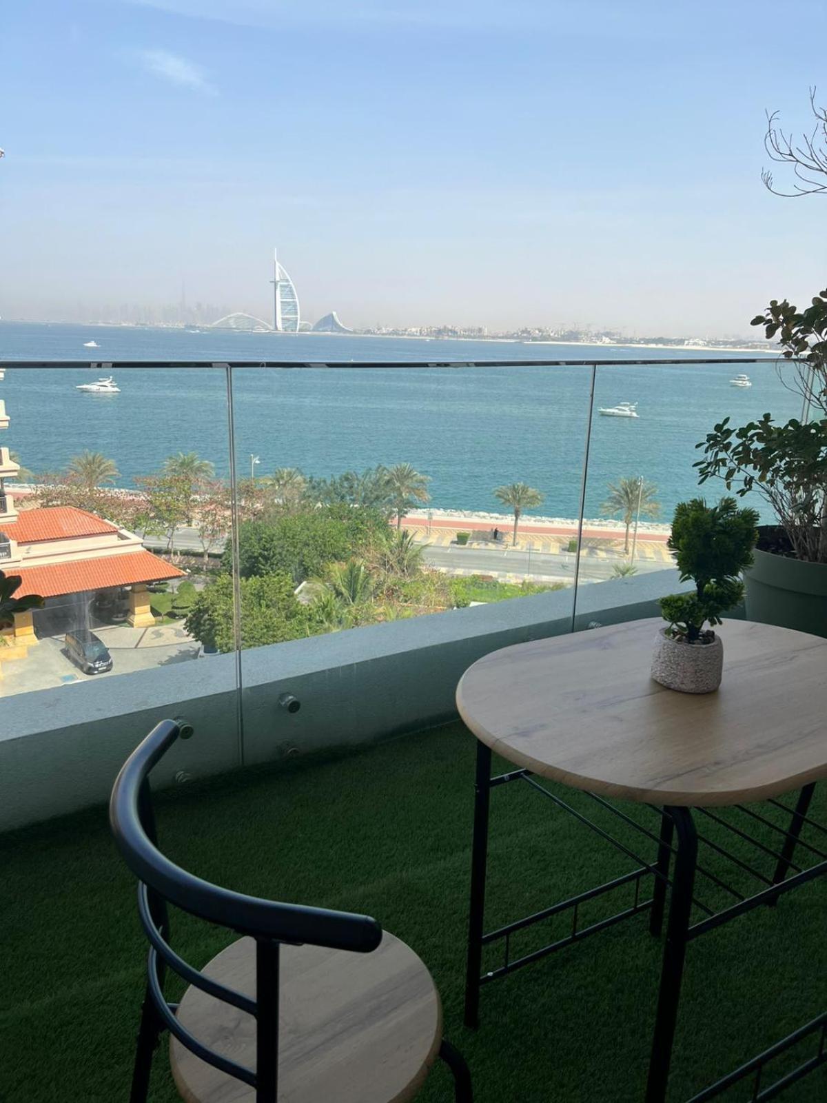 Cozy With Access In Palm Jumeirah Appartement Dubaï
