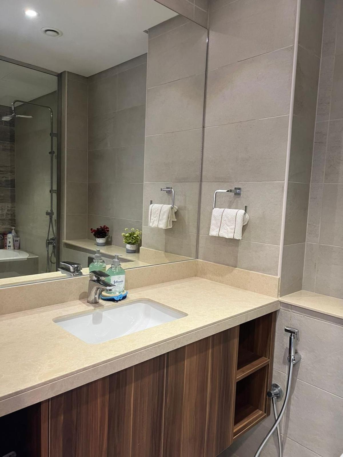 Cozy With Access In Palm Jumeirah Appartement Dubaï