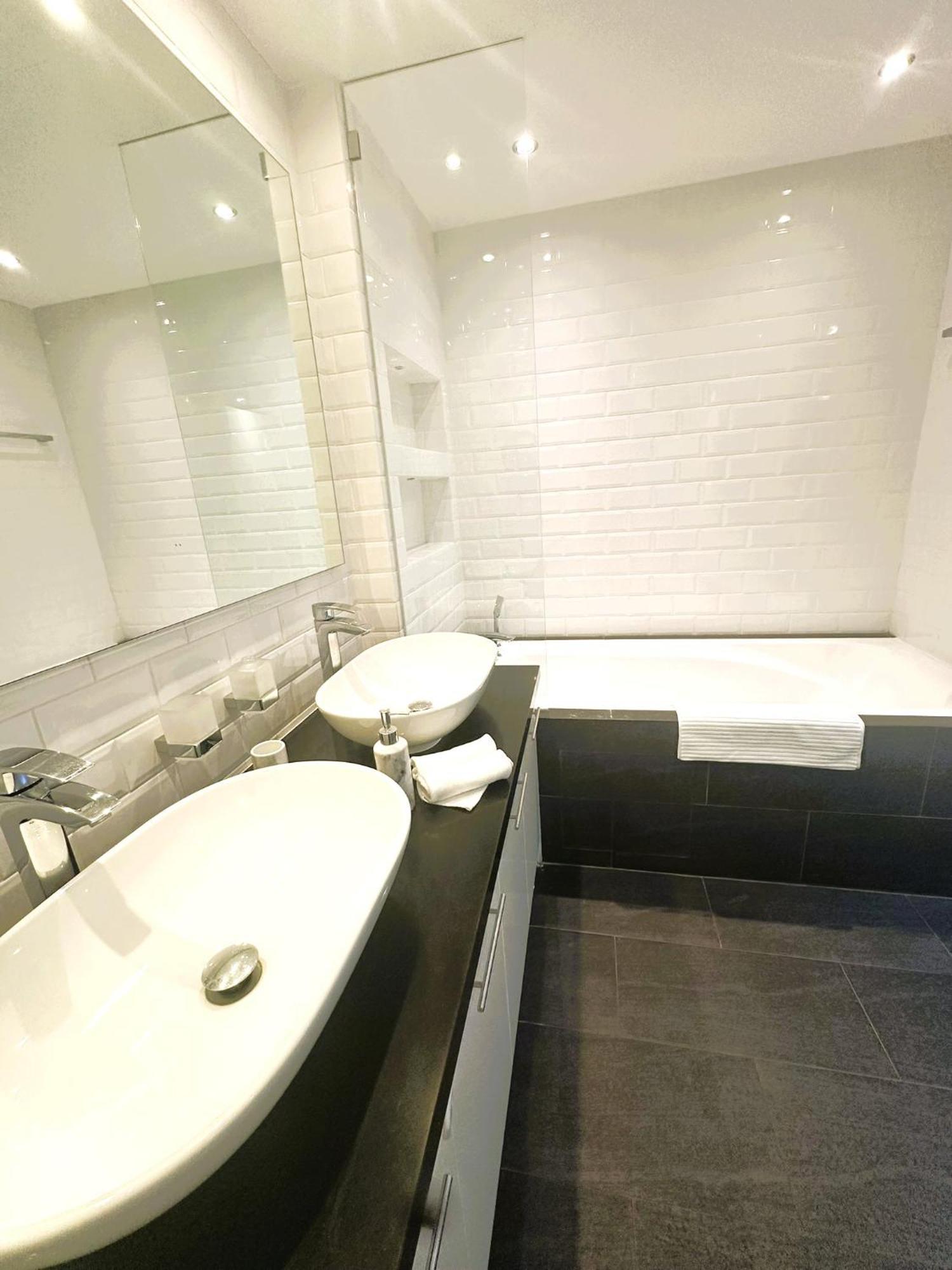 Appartement 5-bed, Beachfront Very Spacious Entire In Jbr