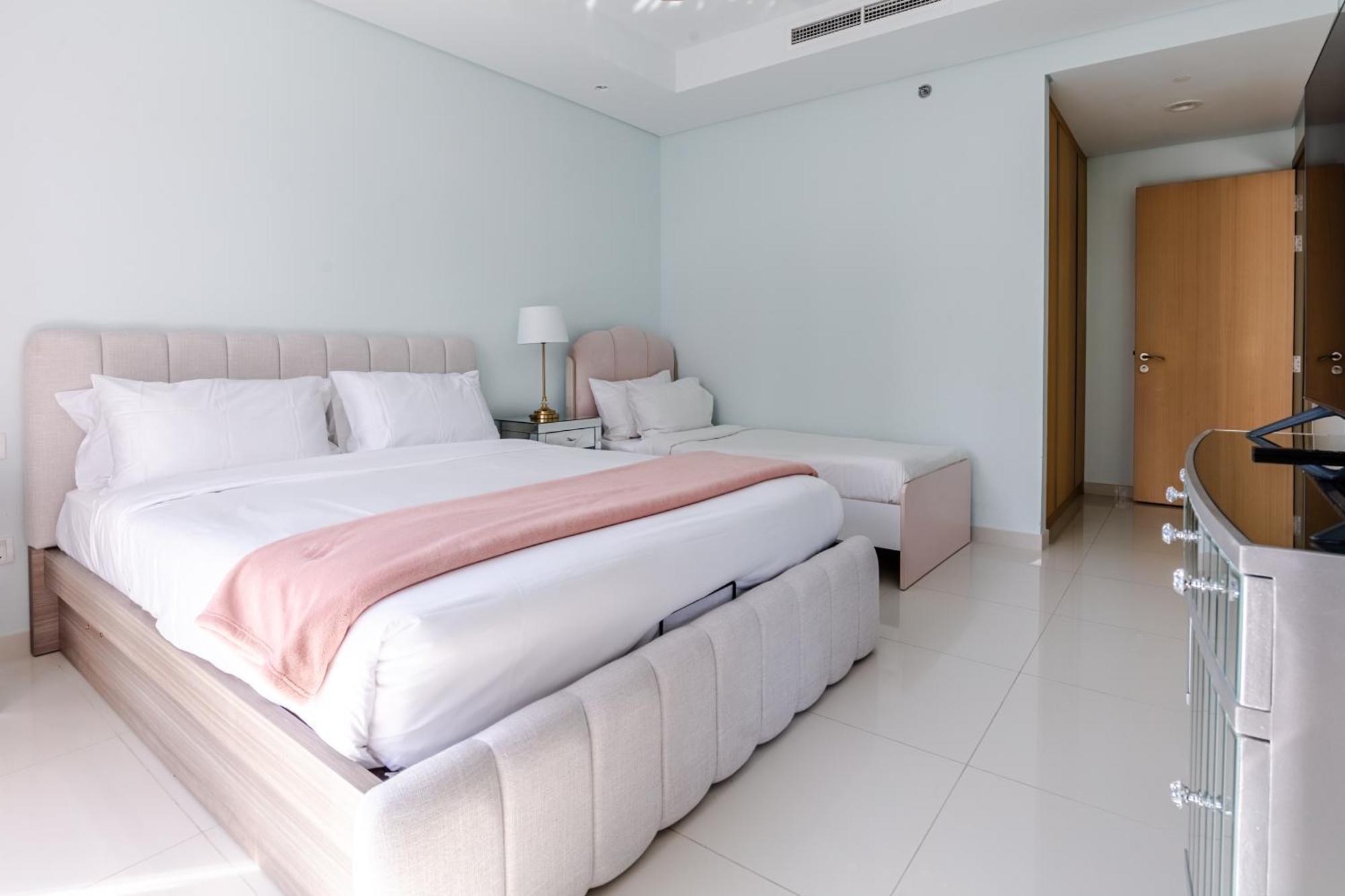 Unique 2br With Infinity Pool View On Burj Khalifa Lejlighed *