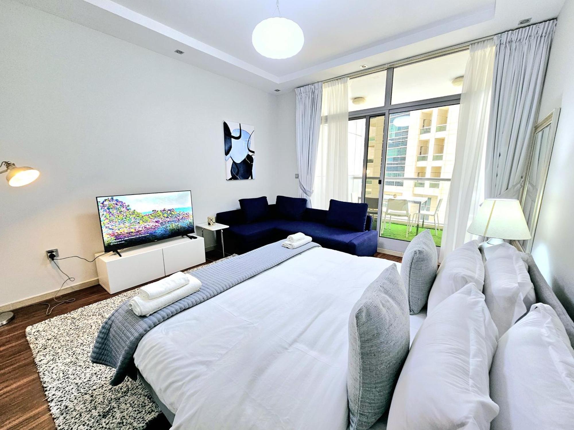 Sunrise Homes - Stylish Nearby Jbr