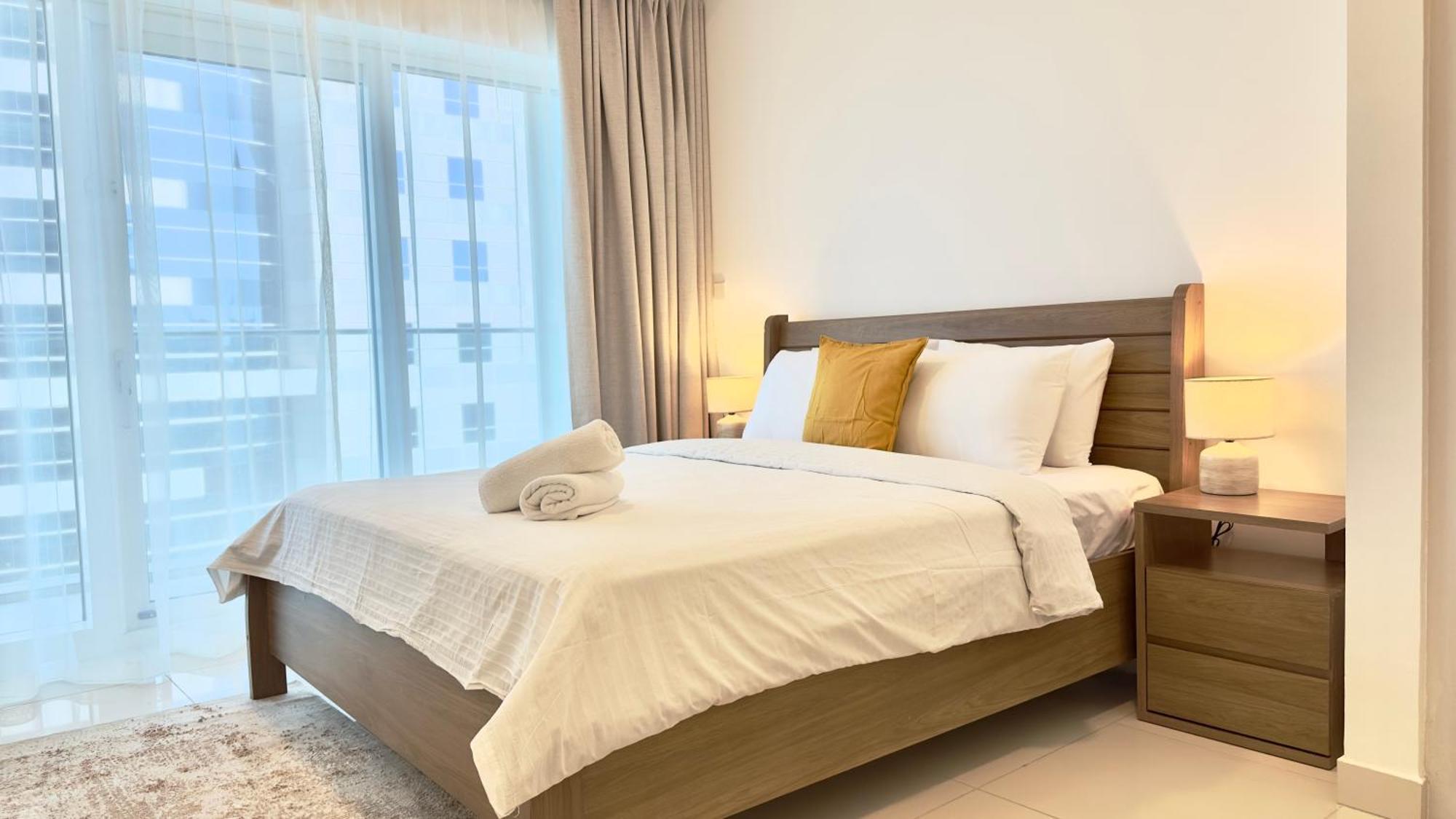 Sleek Living With Sea Views In Damac Heights Marina By Bhavan Dubái