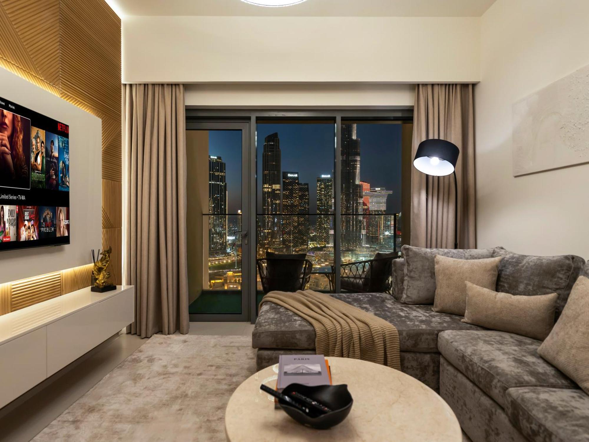 Apartment 2bdr Led Side Burj Khalifa Views Opposite Mall Dubai