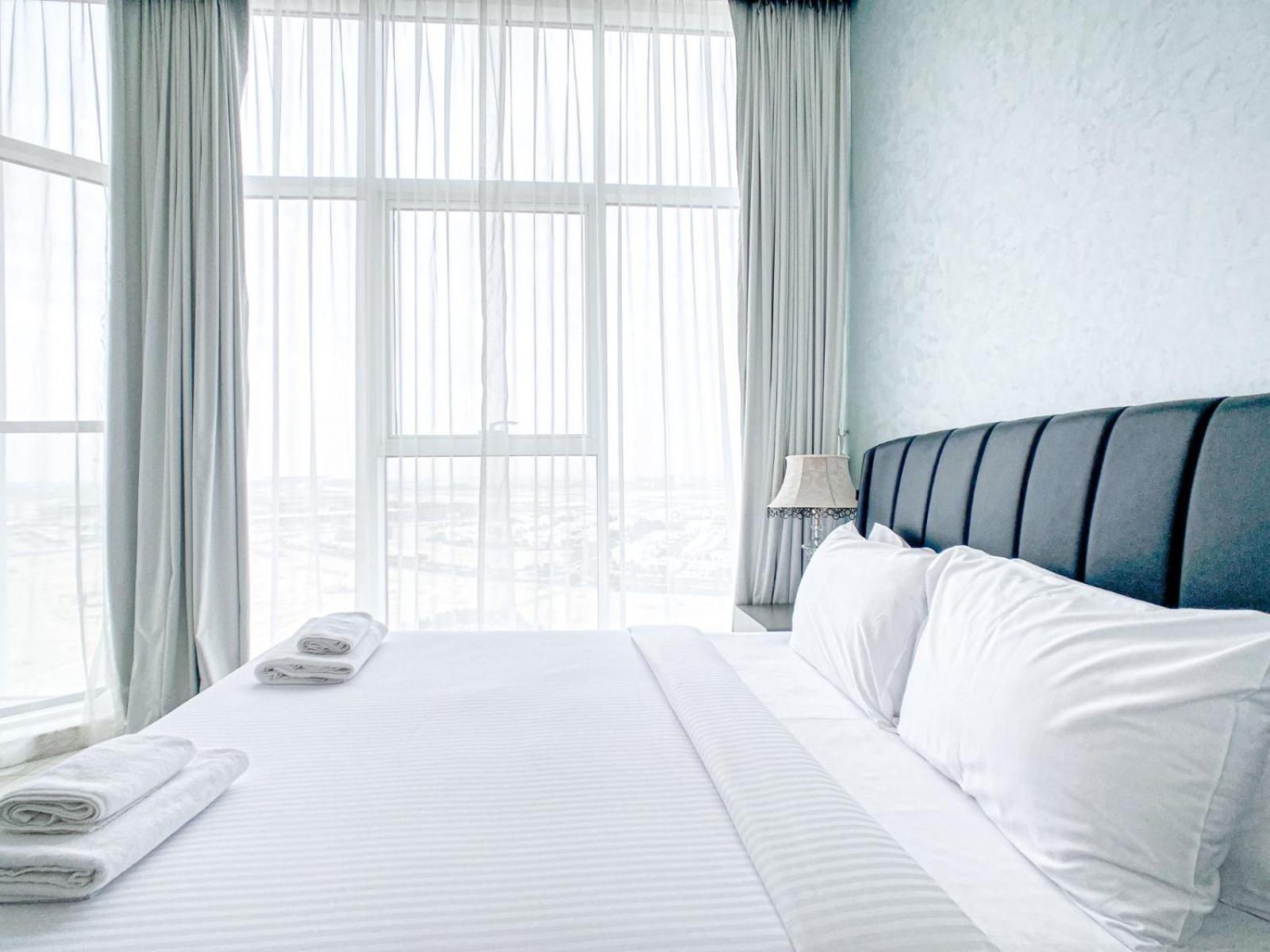 Chic Urban Escape 1br In Bayz By Danube-18 * Dubaï