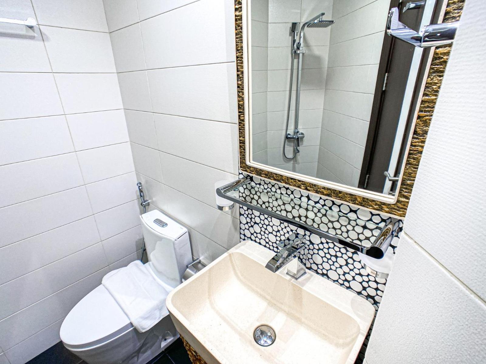 Chic Urban Escape 1br In Bayz By Danube-18 * Dubaï