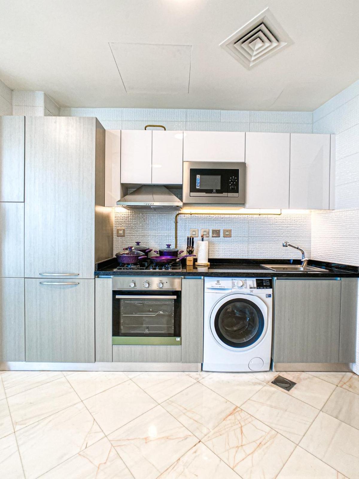 Appartement Chic Urban Escape 1br In Bayz By Danube-18 *