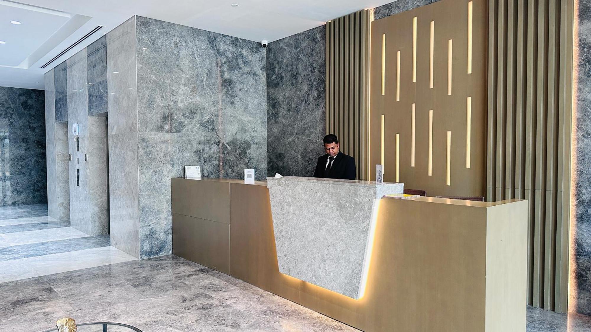 Hotel Sunday Sheikh Zayed Road Concord Tower By Belvilla 4*