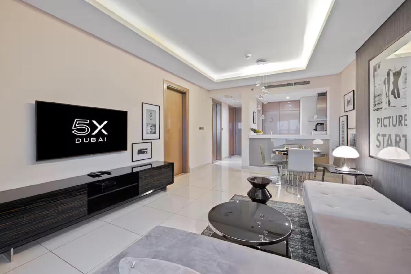 Fivex Paramount 1br Sky Apartemen
