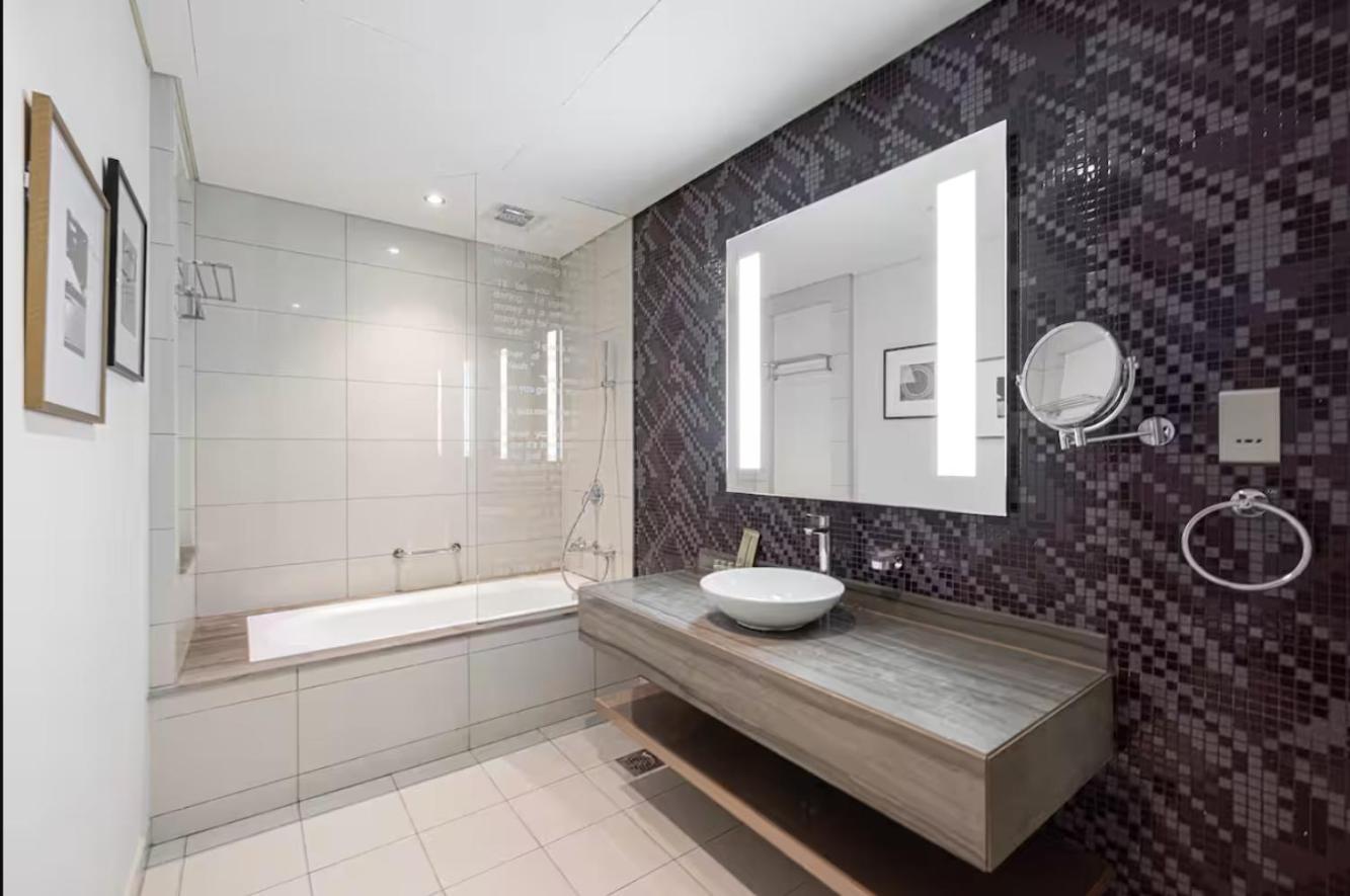 Fivex Paramount 1br Sky Apartemen *