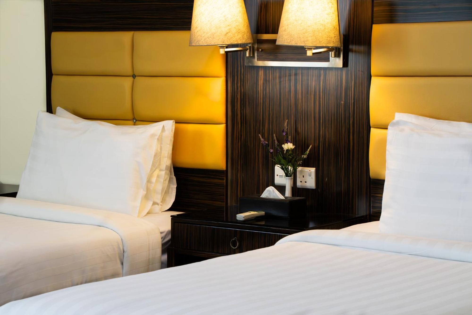 Fortune Karama Hotell