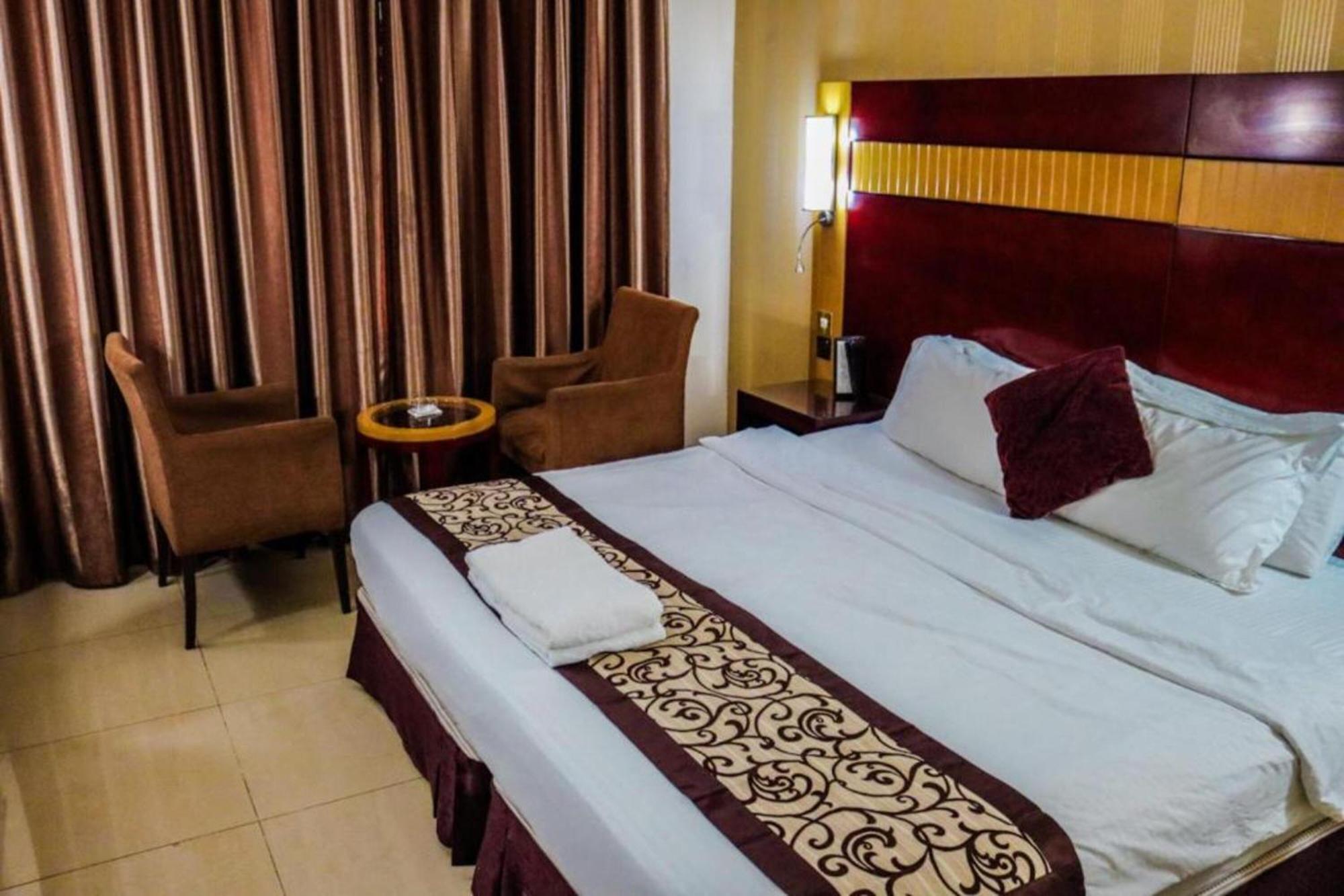 Phoenix Hotel