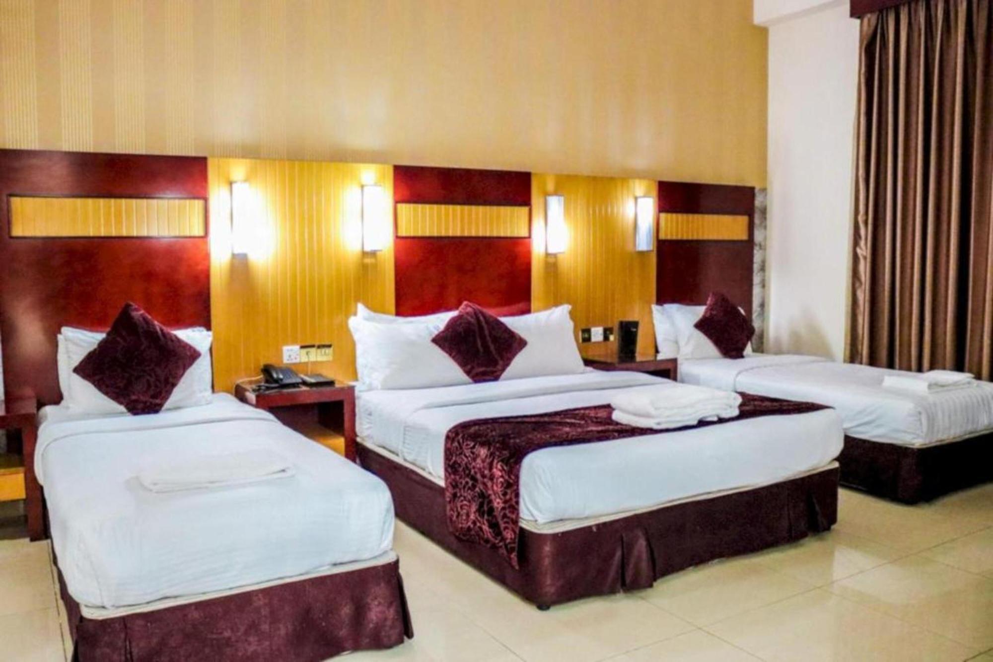 Phoenix Hotel 3*