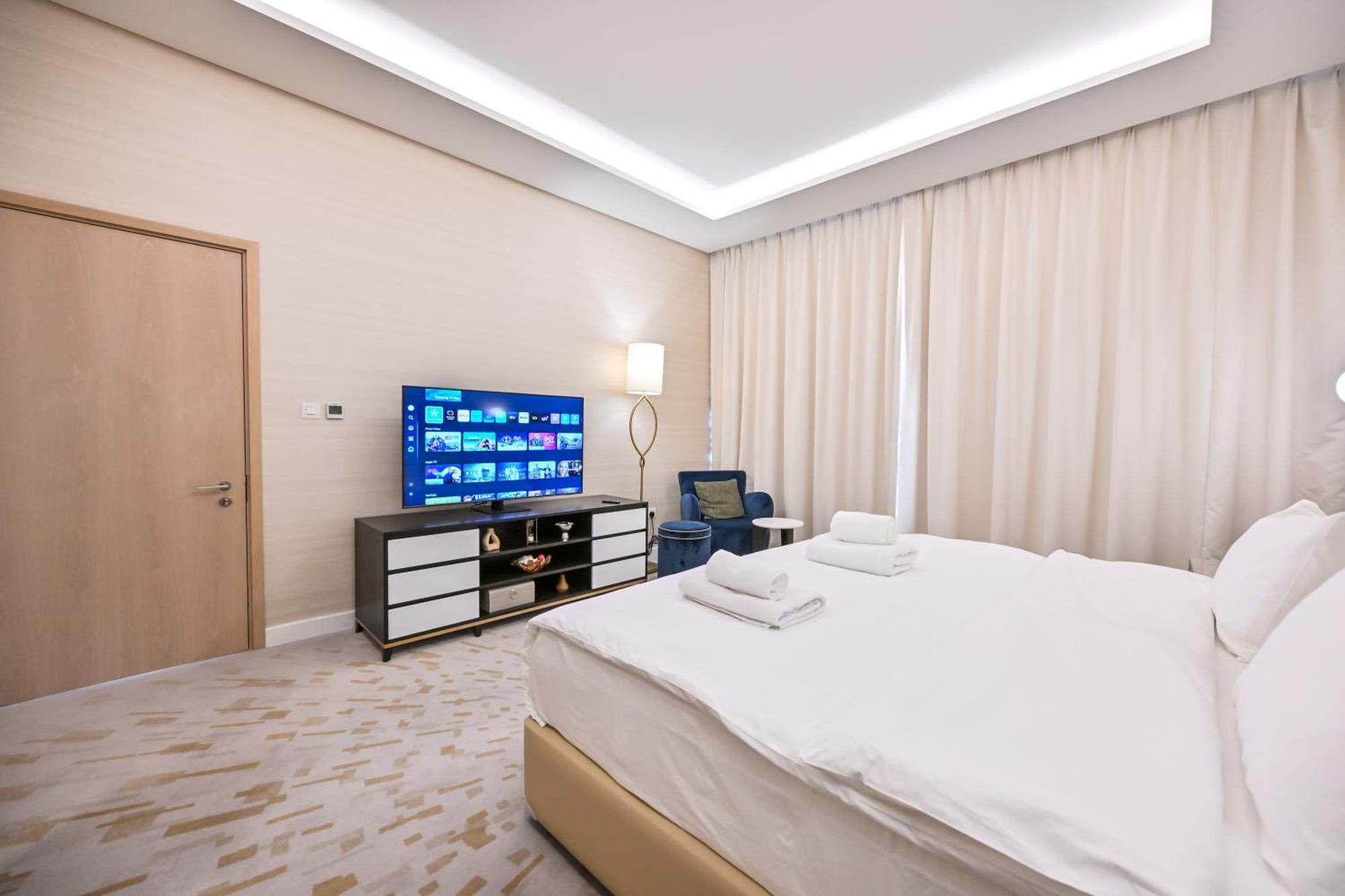 Apartamento Stylish 1-br Retreat With Sweeping Views In Palm Tower