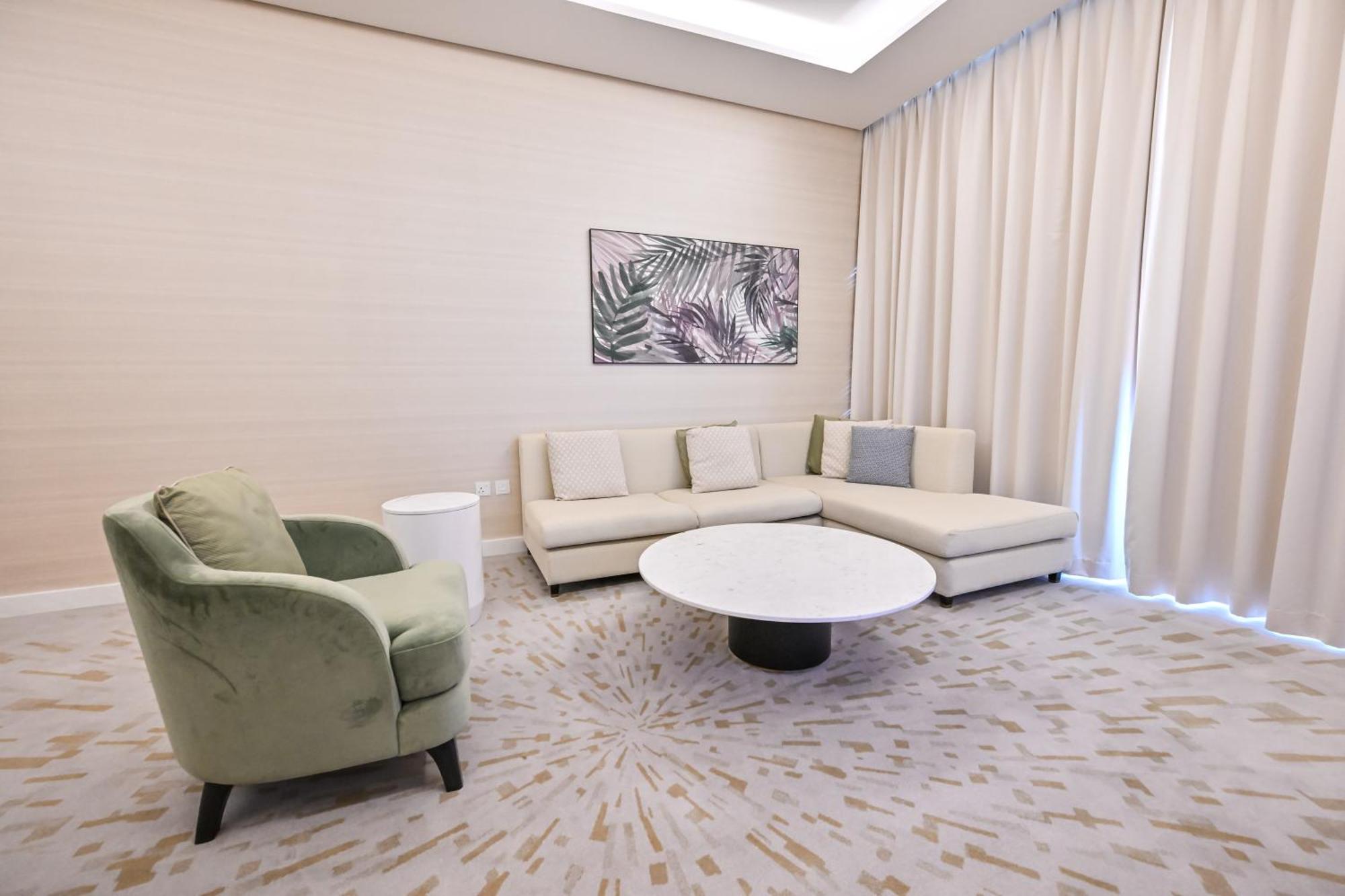 Stylish 1-br Retreat With Sweeping Views In Palm Tower Apartamento *