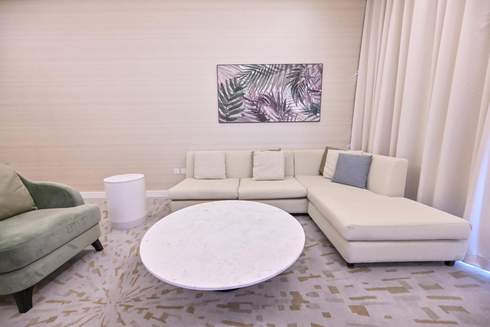 Stylish 1-br Retreat With Sweeping Views In Palm Tower Apartamento Dubai