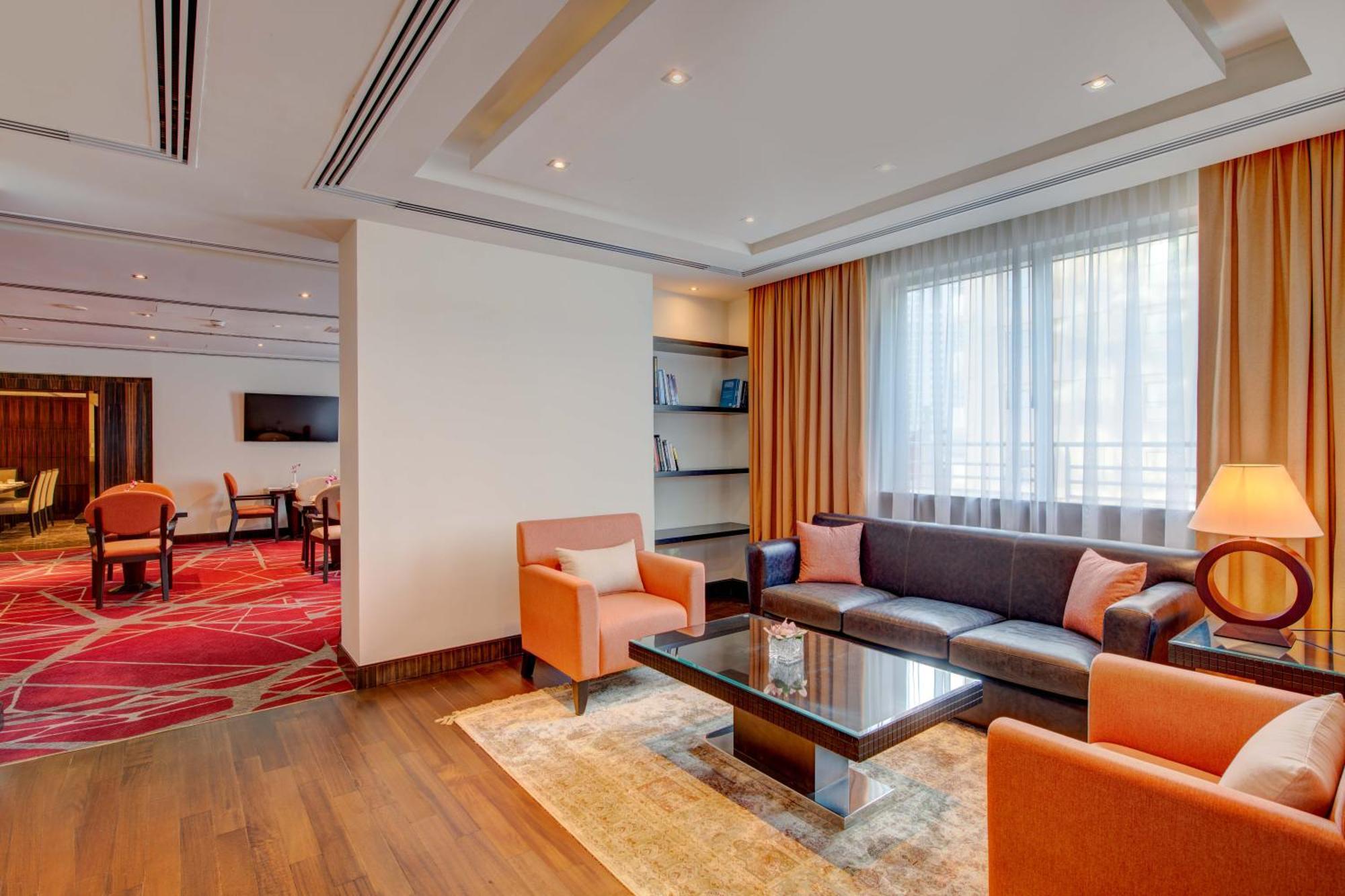 Media Rotana Hotell 5*