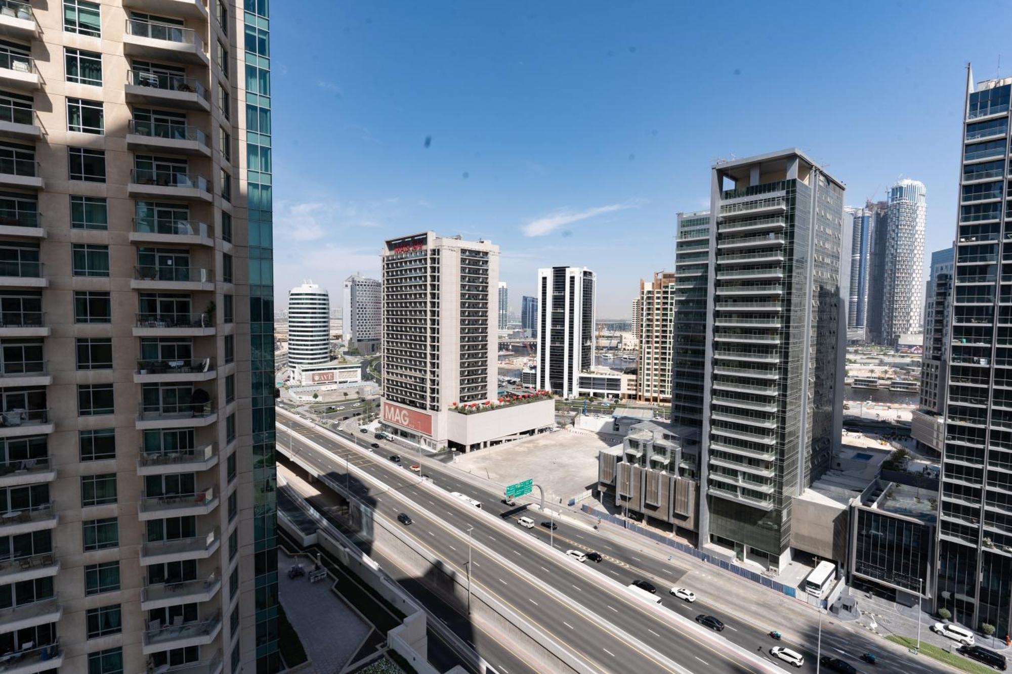 Holidays R Us Canal View Apartment Dubai