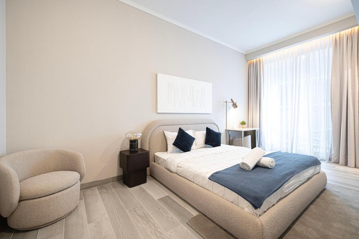Minimalist Luxe Village Retreat *