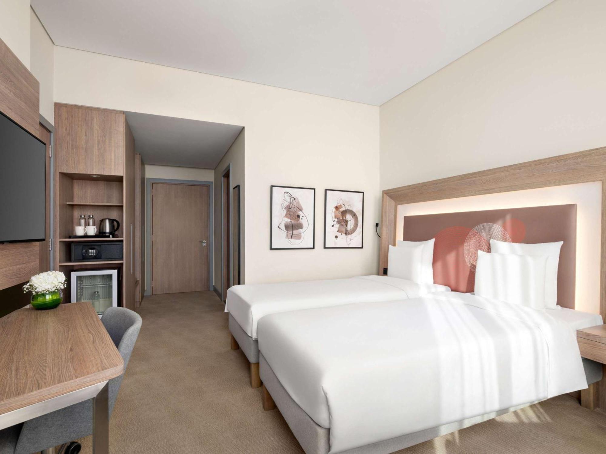 Hotel Novotel Bur - Healthcare Dubai
