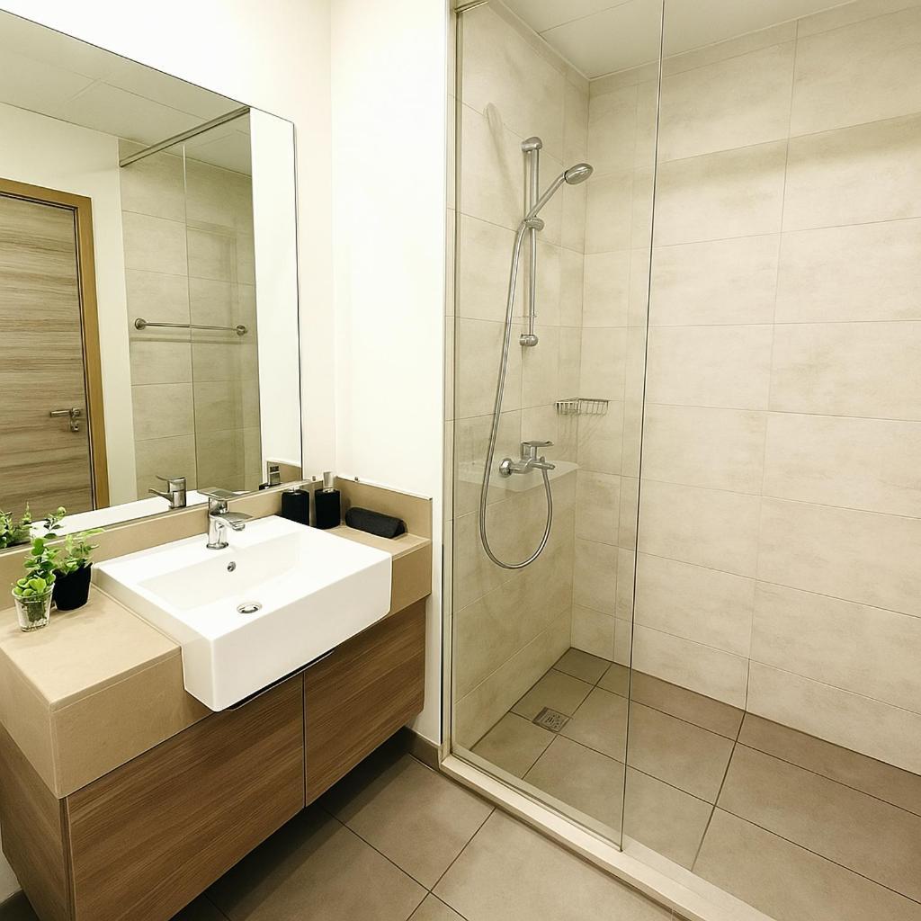 Luxurious & Modern In Jvc
