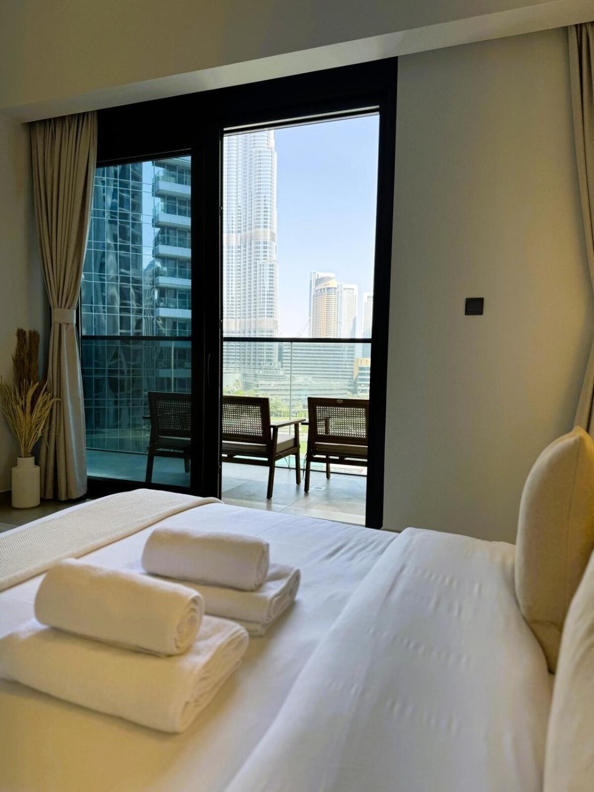 Iconic 2br With Burj Khalifa And Fountain Views - Next To Opera And Near Mall *